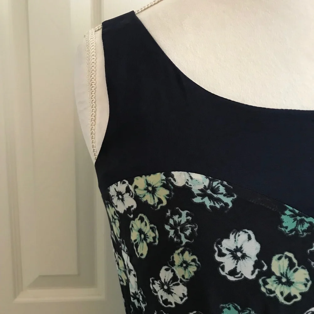 💙Cute Navy Blue w/ Flower Print Dress - Picture 6 of 8